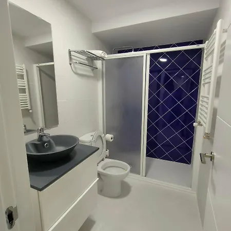 Megaleon Apartment *