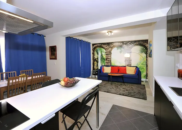 Megaleon Appartement *